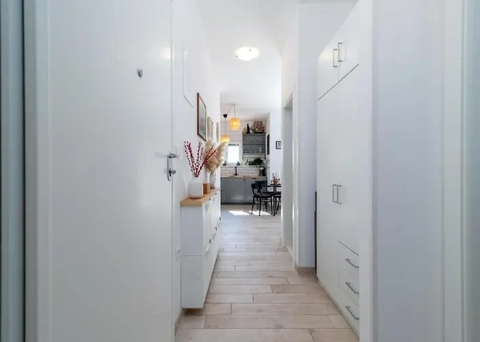 With Parking Space - 25137 Apartment