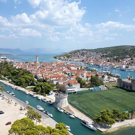 With Parking Space - 25137 Trogir