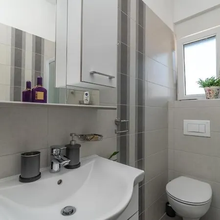 With Parking Space - 25137 Trogir