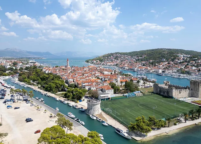 With Parking Space - 25137 Trogir