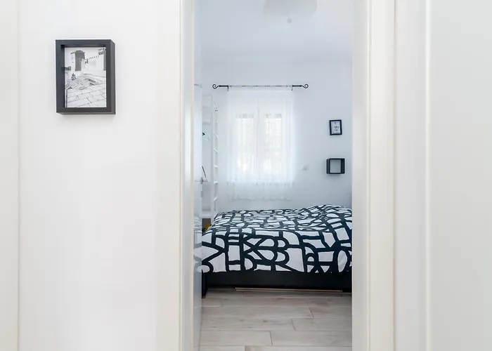 Apartment With Parking Space - 25137